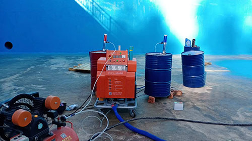 露天钢厂污水池防腐喷涂机 农村污水池是否适用(图1) h5600露天钢厂污水池防腐喷涂机