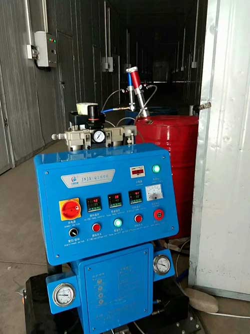 冷库喷涂聚氨酯保冷吗(图2) Q2600冷库喷涂机