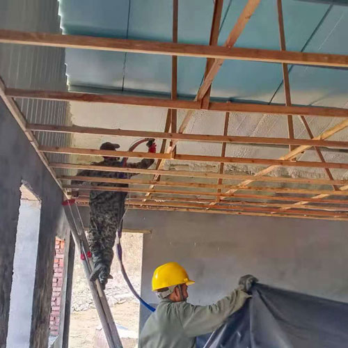 养殖场顶棚保温 发泡聚氨酯喷涂机(图2) 养殖场顶棚保温 发泡聚氨酯案例