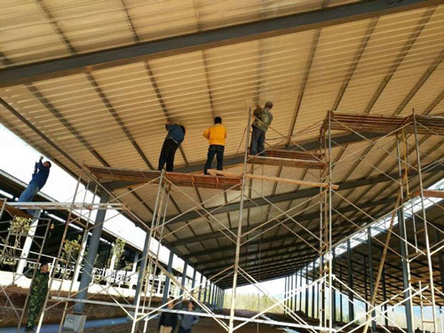 养殖场顶棚保温 发泡聚氨酯喷涂机(图3) 养殖场顶棚保温 发泡聚氨酯案例