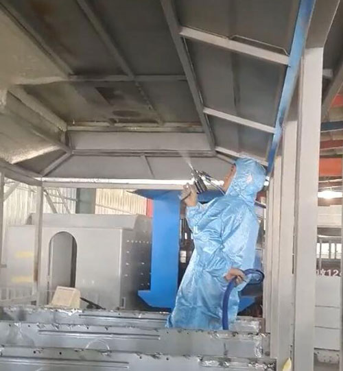 聚氨酯喷涂机 车厢顶棚保温隔热(图5) 车厢顶棚保温隔热聚氨酯喷涂发泡